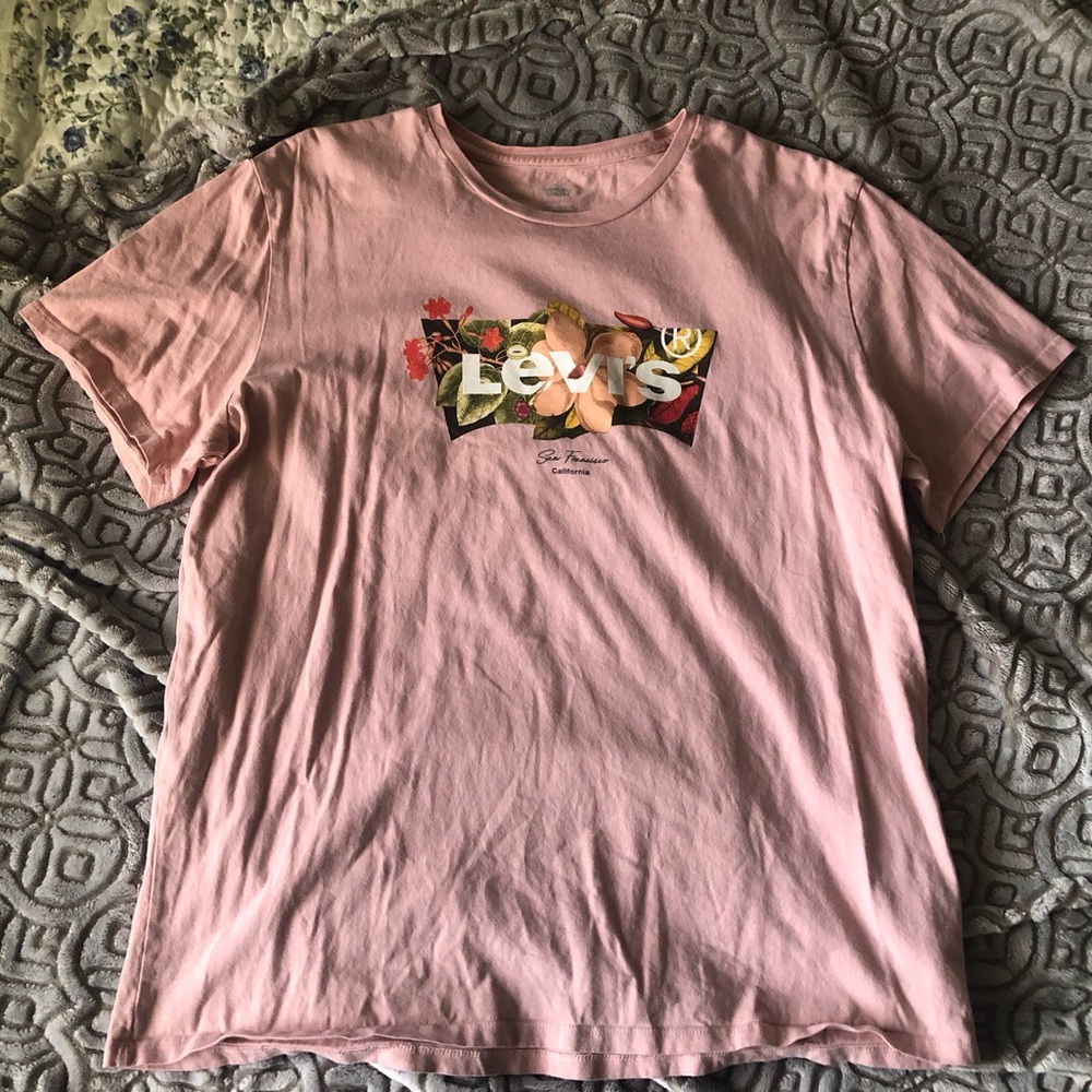 Levi’s unisex floral tee
